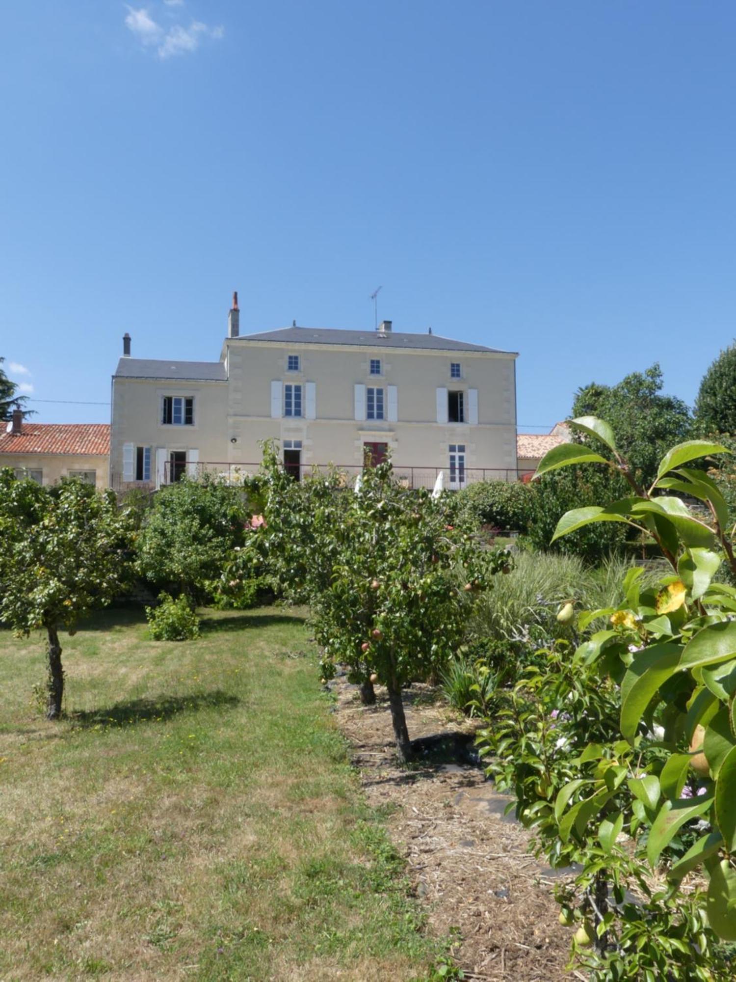 Hotel Les Jardins De Xanton Exterior foto